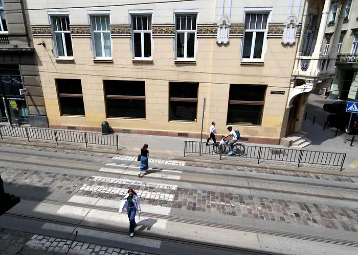 Buk On Doroshenka 25 *