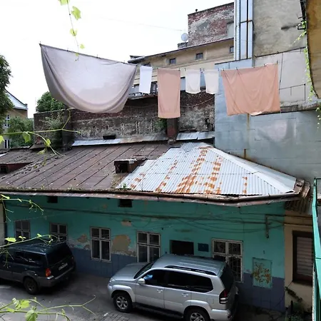 Buk On Doroshenka 25 *