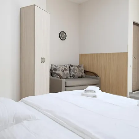 Апартаменти Buk On Doroshenka 25 Львів