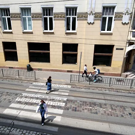 Buk On Doroshenka 25 *