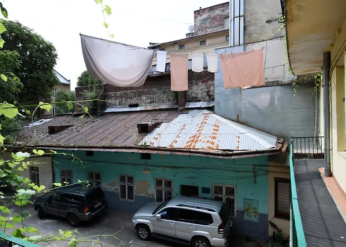 Buk On Doroshenka 25 *